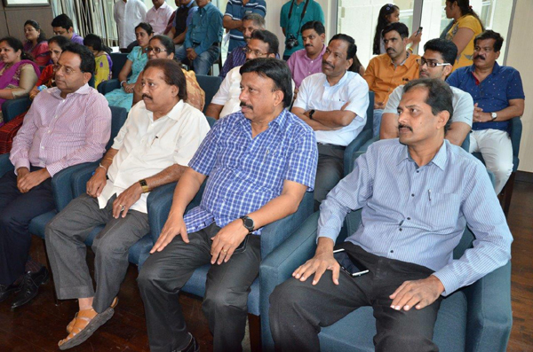 ’ಕೊಂಕಣಿವುಡ್’ ಆನಿ ಕೊಂಕ್ಣಿ ಮನ್ಶ್ಯಾಂಚೆಂ ’ ಟಚ್ವುಡ್’ 4 N005