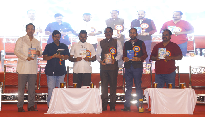 ‘ಚಂದ್ರ್ ಆನಿ ತಾರಾಂ’ ಪುಸ್ತಕ್ ಮೊಕ್ಳಿಕ್ 1 CTBOOK