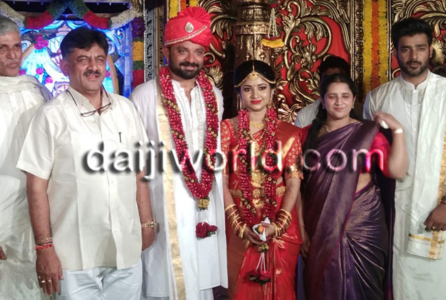 ಹೆಂ ಎಲಿಸಾಂವ್ ಕೊಣ್ ಜಿಕ್ತಲೊ? 4 PM07