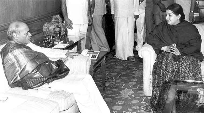 ಚರಿತ್ರಾ ಪುನರಾವರ್ತಿತ್ ಜಾತಾ ಮ್ಹಣ್ತಾತ್ ? 1 Pip03