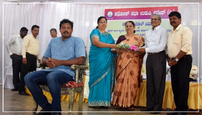 ವಿಲ್ಸನ್ ಕಟೀಲಾಕ್ ದಾಂತಿ ಸಾಹಿತ್ಯ್ ಪುರಸ್ಕಾರ್ ಪ್ರದಾನ್ 2 FDA01