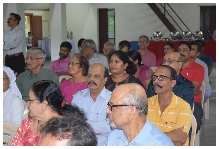 ಮ್ಹಾಕಾ ಕೊಂಕ್ಣೆಚೆಂ 'ಕ್ಯಾನ್ಸರ್' ಲಾಗ್ಲಾಂ - ಲ| ದೊ| ಆಸ್ಟಿನ್ ಡಿ’ ಸೊಜಾ ಪ್ರಭು, ಚಿಕಾಗೊ 12 ADP06