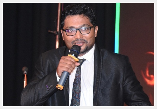 'ಆಪ್ಣಾ ಖಾತಿರ್ ಮಾತ್ ನಯ್ ಹೆರಾಂ ಖಾತಿರ್ ಜಿಯೆಂವ್ಚೊ ಖರೊ ಮನ್ಶ್ಯಾಶೆಗುಣ್' - ಅ| ಮಾ| ದೊ| ಪೀಟರ್ ಪಾವ್ಲ್ ಸಲ್ಡಾನ್ಹಾ 8 KM020