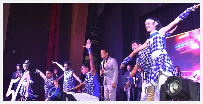 'ಆಪ್ಣಾ ಖಾತಿರ್ ಮಾತ್ ನಯ್ ಹೆರಾಂ ಖಾತಿರ್ ಜಿಯೆಂವ್ಚೊ ಖರೊ ಮನ್ಶ್ಯಾಶೆಗುಣ್' - ಅ| ಮಾ| ದೊ| ಪೀಟರ್ ಪಾವ್ಲ್ ಸಲ್ಡಾನ್ಹಾ 55 KM029