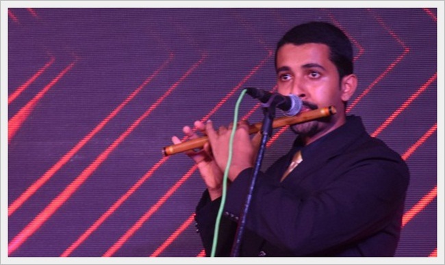 'ಆಪ್ಣಾ ಖಾತಿರ್ ಮಾತ್ ನಯ್ ಹೆರಾಂ ಖಾತಿರ್ ಜಿಯೆಂವ್ಚೊ ಖರೊ ಮನ್ಶ್ಯಾಶೆಗುಣ್' - ಅ| ಮಾ| ದೊ| ಪೀಟರ್ ಪಾವ್ಲ್ ಸಲ್ಡಾನ್ಹಾ 44 KM041