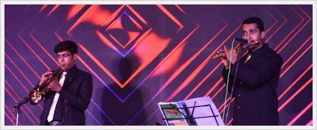 'ಆಪ್ಣಾ ಖಾತಿರ್ ಮಾತ್ ನಯ್ ಹೆರಾಂ ಖಾತಿರ್ ಜಿಯೆಂವ್ಚೊ ಖರೊ ಮನ್ಶ್ಯಾಶೆಗುಣ್' - ಅ| ಮಾ| ದೊ| ಪೀಟರ್ ಪಾವ್ಲ್ ಸಲ್ಡಾನ್ಹಾ 43 KM042