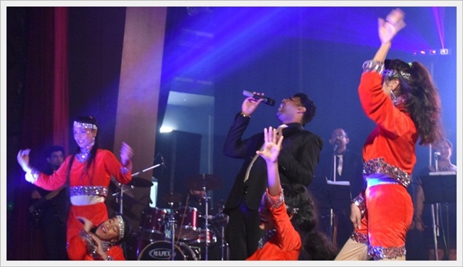 'ಆಪ್ಣಾ ಖಾತಿರ್ ಮಾತ್ ನಯ್ ಹೆರಾಂ ಖಾತಿರ್ ಜಿಯೆಂವ್ಚೊ ಖರೊ ಮನ್ಶ್ಯಾಶೆಗುಣ್' - ಅ| ಮಾ| ದೊ| ಪೀಟರ್ ಪಾವ್ಲ್ ಸಲ್ಡಾನ್ಹಾ 38 KM047