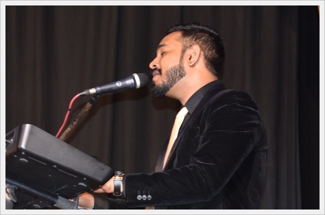 'ಆಪ್ಣಾ ಖಾತಿರ್ ಮಾತ್ ನಯ್ ಹೆರಾಂ ಖಾತಿರ್ ಜಿಯೆಂವ್ಚೊ ಖರೊ ಮನ್ಶ್ಯಾಶೆಗುಣ್' - ಅ| ಮಾ| ದೊ| ಪೀಟರ್ ಪಾವ್ಲ್ ಸಲ್ಡಾನ್ಹಾ 32 KM057