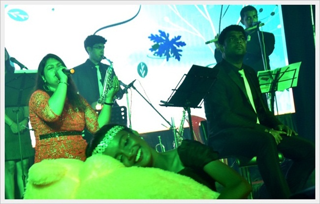 'ಆಪ್ಣಾ ಖಾತಿರ್ ಮಾತ್ ನಯ್ ಹೆರಾಂ ಖಾತಿರ್ ಜಿಯೆಂವ್ಚೊ ಖರೊ ಮನ್ಶ್ಯಾಶೆಗುಣ್' - ಅ| ಮಾ| ದೊ| ಪೀಟರ್ ಪಾವ್ಲ್ ಸಲ್ಡಾನ್ಹಾ 14 KM061