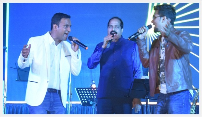 'ಆಪ್ಣಾ ಖಾತಿರ್ ಮಾತ್ ನಯ್ ಹೆರಾಂ ಖಾತಿರ್ ಜಿಯೆಂವ್ಚೊ ಖರೊ ಮನ್ಶ್ಯಾಶೆಗುಣ್' - ಅ| ಮಾ| ದೊ| ಪೀಟರ್ ಪಾವ್ಲ್ ಸಲ್ಡಾನ್ಹಾ 24 KM070