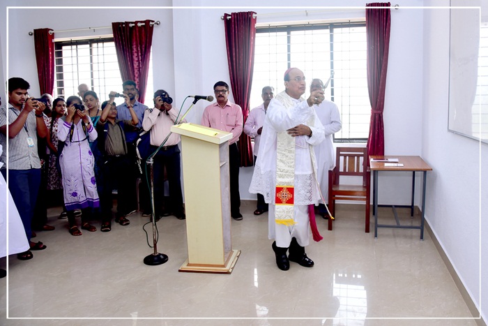 ಕಲ್ಯಾಣ್ಪುರ್ ಮಿಲಾಗ್ರೆಸ್ ಕೊಲೆಜಿಂತ್ ಸೆಂಟರ್ ಫೊರ್ ಕೆರಿಯರ್ ಎಕ್ಸಲೆನ್ಸ್ ಉಗ್ತಾವಣ್ 5 MCK01