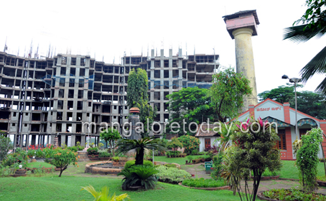 ಲಾವ್ದಾತೊ ಸೀ ಆನಿ ಆಮಿ 5 SQ02