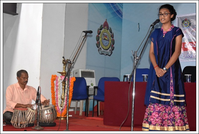 ಪ್ರಮಾಣ್ ಕರ್ನ್ ಸಾಂಗ್ತಾಂ ಕೊಂಕ್ಣೆಕ್ ದಿಲ್ಲೊ ಪಾಟಿಂಬೊ ಪಾಟಿಂ ಕಾಡಿನಾಂವ್ - ಪ್ರೊ| ಪಿ. ಎಸ್. ಯಡಪಡಿತ್ತಾಯ 42 MU007