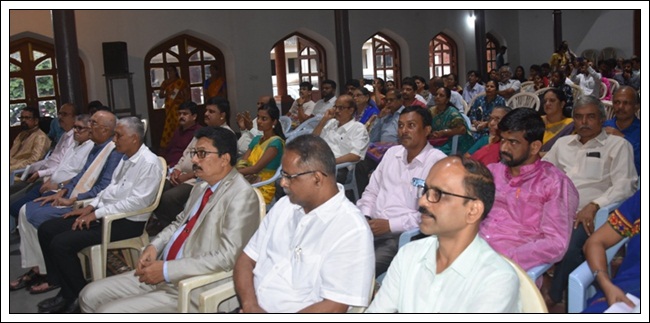 ಪ್ರಮಾಣ್ ಕರ್ನ್ ಸಾಂಗ್ತಾಂ ಕೊಂಕ್ಣೆಕ್ ದಿಲ್ಲೊ ಪಾಟಿಂಬೊ ಪಾಟಿಂ ಕಾಡಿನಾಂವ್ - ಪ್ರೊ| ಪಿ. ಎಸ್. ಯಡಪಡಿತ್ತಾಯ 38 MU010