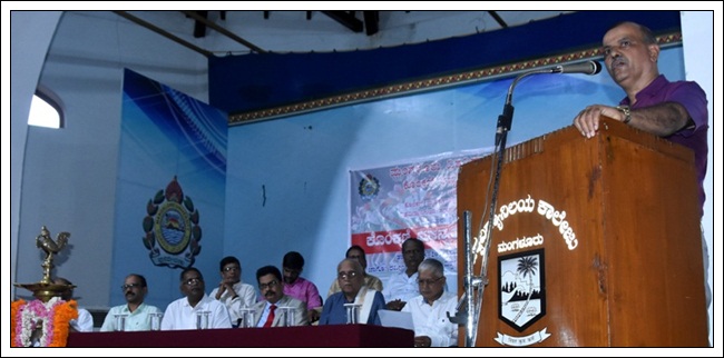 ಪ್ರಮಾಣ್ ಕರ್ನ್ ಸಾಂಗ್ತಾಂ ಕೊಂಕ್ಣೆಕ್ ದಿಲ್ಲೊ ಪಾಟಿಂಬೊ ಪಾಟಿಂ ಕಾಡಿನಾಂವ್ - ಪ್ರೊ| ಪಿ. ಎಸ್. ಯಡಪಡಿತ್ತಾಯ 8 MU025