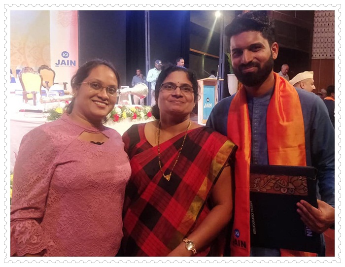 ಬೆಂಗ್ಳುರಾಂತ್ ಕೊಂಕ್ಣಿ ಬರಯ್ಣಾರ್ ಶರೋನ್ ಒಲಿವೆರಾಕ್ ದೊತೊರ್ ಸನದ್ ಪ್ರದಾನ್ 6 SO002