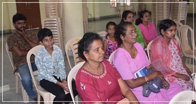 ಬಜ್ಜೋಡಿಂತ್ ಸಪ್ತೆಂಬರಾಚಿ ಪೊಯೆಟಿಕ್ಸ್ ಕವಿಗೋಶ್ಟಿ 24 BKG006