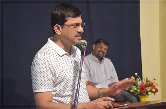 ಬಜ್ಜೋಡಿಂತ್ ಸಪ್ತೆಂಬರಾಚಿ ಪೊಯೆಟಿಕ್ಸ್ ಕವಿಗೋಶ್ಟಿ 6 BKG009