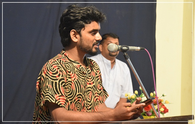 ಬಜ್ಜೋಡಿಂತ್ ಸಪ್ತೆಂಬರಾಚಿ ಪೊಯೆಟಿಕ್ಸ್ ಕವಿಗೋಶ್ಟಿ 13 BKG014