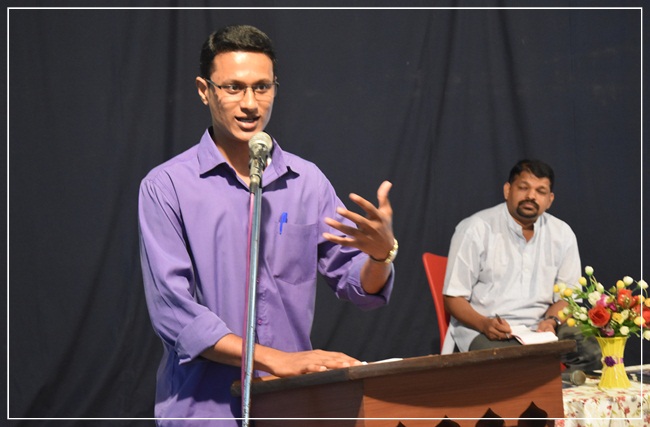 ಬಜ್ಜೋಡಿಂತ್ ಸಪ್ತೆಂಬರಾಚಿ ಪೊಯೆಟಿಕ್ಸ್ ಕವಿಗೋಶ್ಟಿ 12 BKG015