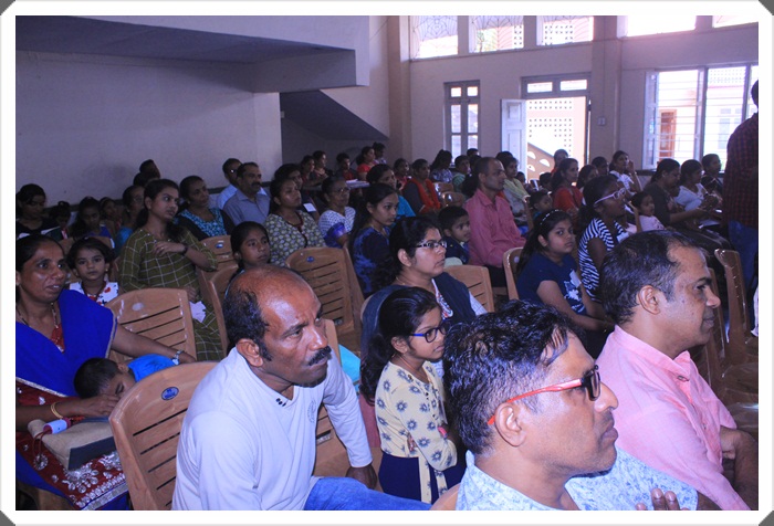 ಉಡುಪಿಂತ್ ಕಾಣಿ ಕಾಣಿ ಕಾಂತ್ತಾ ಸ್ಪರ್ಧೊ 12 10