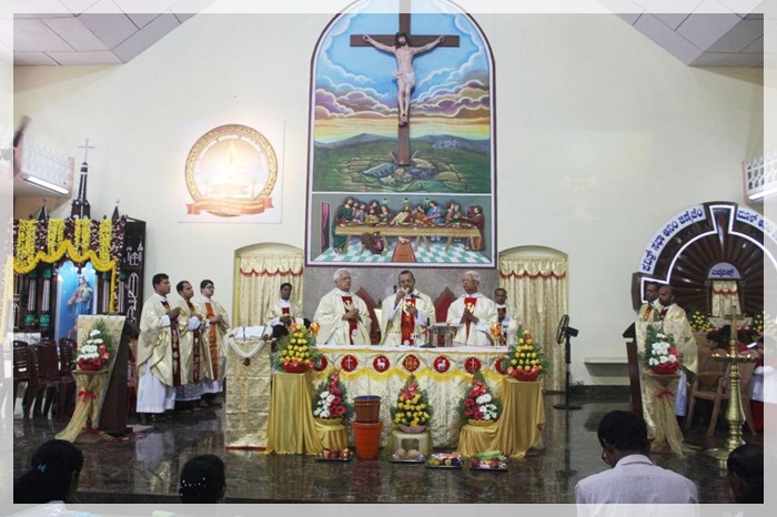 ಕುಂದಾಪುರ್ ರೊಜಾರ್ ಮಾಯ್ ಇಗರ್ಜೆಚೊ 450 ವರ್ಸಾಂಚೊ ಜುಬ್ಲೆವ್ ಆರಂಭೋತ್ಸವ್ ಉದ್ಘಾಟನ್ ಸಂಭ್ರಮ್ 1 KR2