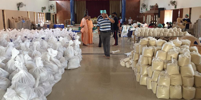 ಅಕ್ಷಯ ಪಾತ್ರ ಆನಿ ವಿಶ್ವ ಕೊಂಕಣಿ ಕೇಂದ್ರ ಸಹಯೋಗಾನ ಆಹಾರ ಧಾನ್ಯ ಕಿಟ್ ವಿತರಣ 1 VK01