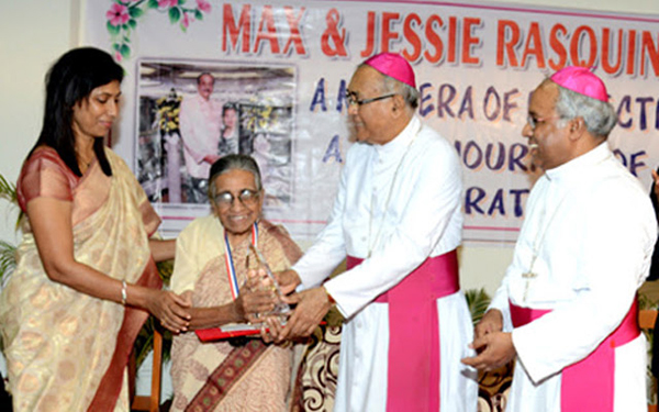 ಕಿತೆಂಚ್ ನಾತ್ಲ್ಲ್ಯಾಂಕ್ ವ್ಹಡ್ ಏಕ್ ಆಸ್ತ್ ಜಾಲ್ಲಿ - ಡೊ| ಒಲಿಂಡಾ ಪಿರೇರಾ 6 JB02