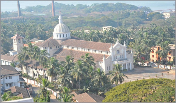 ರುಜಾಯ್ಚೆಂ ಕಾಥೆದ್ರಾಲ್ ಆಮ್ಚ್ಯಾ ಬಿಸ್ಪಾಂಚೊ ಸಾಸ್ಣಿಕ್ ಥಂಬು 2 SQ12