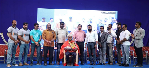 ಅನಿಲ್ ಮೆಂಡೋನ್ಸಾ: ಬಾಡಿ ಬಿಲ್ಡಿಂಗ್ ಶೆತಾಂತ್ ಅಪ್ರೂಪಾಚೊ ಸಾಧಕ್ 15 A04