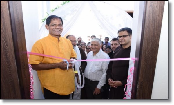 ಕೊಂಕ್ಣಿ ನಾಟಕ್ ಸಭಾ(ರಿ) ಡೊನ್ ಬೊಸ್ಕೊ ಹೊಲಾಚೆಂ ನವೆಂ ದಫ್ತರ್ ಅನಿ ನವೀಕೃತ್ ಮಿನಿ ಹೊಲ್ ಉದ್ಘಾಟನ್ 2 MH02