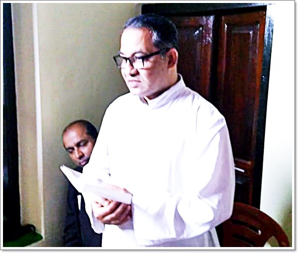 ಫಾ| ಆಲ್ಫ್ರೆಡ್ ರೋಚ್ ವೆಗಿಂಚ್ ಜಾತಲೊ ಸಾಂತ್ 14 BR0420