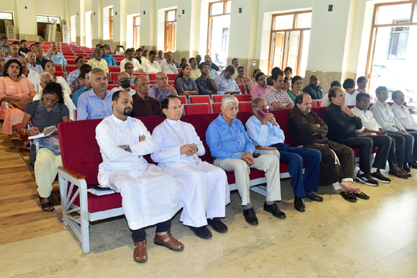 ತಾಕೊಡೆಚೆಂ ನಾಂವ್ ಕೊಂಕ್ಣಿ ಸಾಹಿತ್ಯಾಂತ್ ಥಿರ್ ಕೆಲ್ಲೊ ಮ್ಹಜೊ ಈಶ್ಟ್ 4 CG07