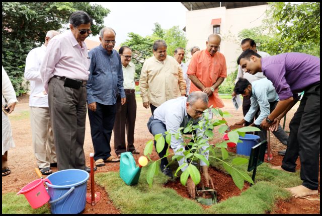 ರಂಗಪ್ಪ ಕಾಮತ್ ಯುವಉದ್ಯಮಿಂಕ್ ವಾಟೆದಿವೊ - ಶ್ರೀನಿವಾಸ ವಿ. ದೆಂಪೊ 16 Dempo17