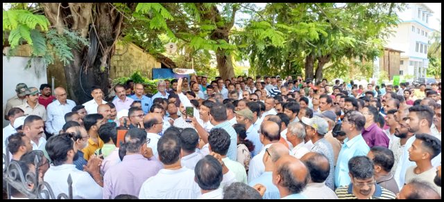 ಕಾರ್ವಾರಾಂತ್ 'ಕರಿ' ಪುಸ್ಚಿಂ ಕಾಮಾಂ ? 7 KARWAR03