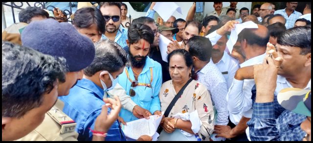 ಕಾರ್ವಾರಾಂತ್ 'ಕರಿ' ಪುಸ್ಚಿಂ ಕಾಮಾಂ ? 5 KARWAR04