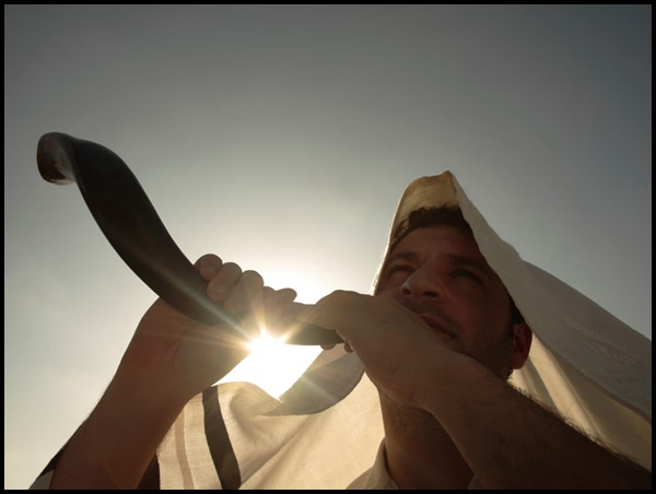 ಯೊಮ್ ಕಿಪುರ್ - ಭಿತರ್ಲ್ಯಾನ್ ಆನಿ ಭಾಯ್ಲ್ಯಾನ್ .... 2 AB003