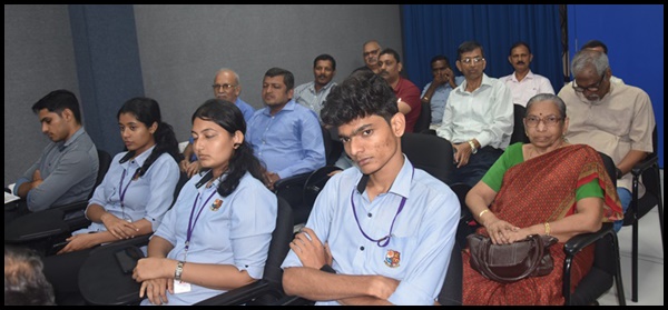 "ರೋಶುಚ್ಯಾ ಕಾಣಿಯಾಂನಿ ಕಾಫ್ಕಾಚಿ ಶೈಲಿ ದಿಸ್ತಾ" ಪ್ರೊ. ದೊ. ಜಿತಾ ಲೋಬೊ. 14 PG52