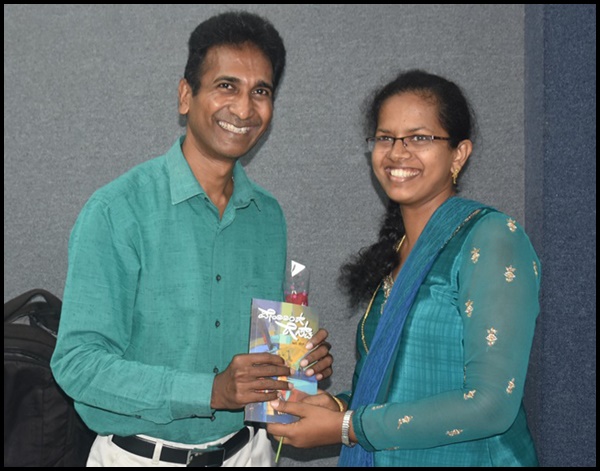 "ರೋಶುಚ್ಯಾ ಕಾಣಿಯಾಂನಿ ಕಾಫ್ಕಾಚಿ ಶೈಲಿ ದಿಸ್ತಾ" ಪ್ರೊ. ದೊ. ಜಿತಾ ಲೋಬೊ. 19 PG71