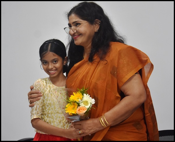 "ರೋಶುಚ್ಯಾ ಕಾಣಿಯಾಂನಿ ಕಾಫ್ಕಾಚಿ ಶೈಲಿ ದಿಸ್ತಾ" ಪ್ರೊ. ದೊ. ಜಿತಾ ಲೋಬೊ. 4 PG77