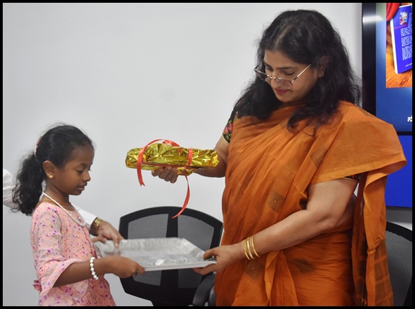 "ರೋಶುಚ್ಯಾ ಕಾಣಿಯಾಂನಿ ಕಾಫ್ಕಾಚಿ ಶೈಲಿ ದಿಸ್ತಾ" ಪ್ರೊ. ದೊ. ಜಿತಾ ಲೋಬೊ. 5 PG79