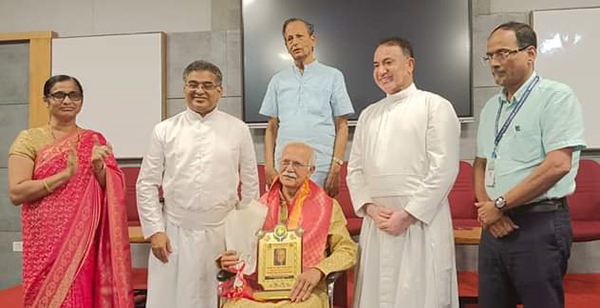 ಸಾಂ. ಲುವಿಸ್ ಕೊಲೆಜಿಂತ್ ಸಾಧಕಾಂಕ್ ಸನ್ಮಾನ್; ಪುಸ್ತಕ್ ಲೊಕಾರ್ಪಣ್ 1 SAC01