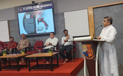 ಸಾಂ. ಲುವಿಸ್ ಪ್ರಕಾಶನಾಥಾವ್ನ್ ಉಬ್ಬ, ಮೂಡ್ಬಿದ್ರಿಚೊ 'ಕಾಣ್ಯಾಂಚೊ ಘೊಸ್' ಬೂಕ್ ಲೊಕಾರ್ಪಣ್ 12 UM04