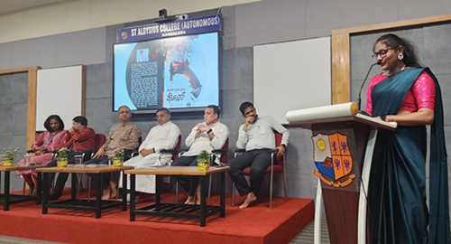 ಸಾಂ. ಲುವಿಸ್ ಪ್ರಕಾಶನಾಥಾವ್ನ್ ಉಬ್ಬ, ಮೂಡ್ಬಿದ್ರಿಚೊ 'ಕಾಣ್ಯಾಂಚೊ ಘೊಸ್' ಬೂಕ್ ಲೊಕಾರ್ಪಣ್ 4 UM05