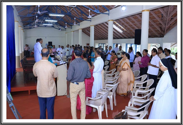 ದಿಯೆಸೆಜಿಚ್ಯಾ ಗೊವ್ಳಿಕ್ ಪರಿಷದೆಚೊ ಕಾರ್ಯದರ್ಶಿ ಜಾವ್ನ್ ದೊ| ಜಾನ್ ಡಿ’ಸಿಲ್ವ 12 DPP01