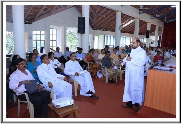 ದಿಯೆಸೆಜಿಚ್ಯಾ ಗೊವ್ಳಿಕ್ ಪರಿಷದೆಚೊ ಕಾರ್ಯದರ್ಶಿ ಜಾವ್ನ್ ದೊ| ಜಾನ್ ಡಿ’ಸಿಲ್ವ 15 DPP15